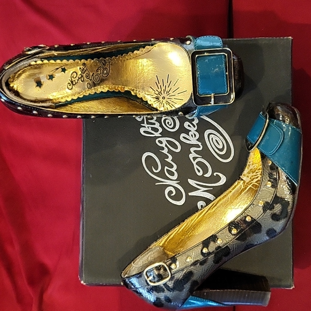 Naughty Monkey pumps sz 8